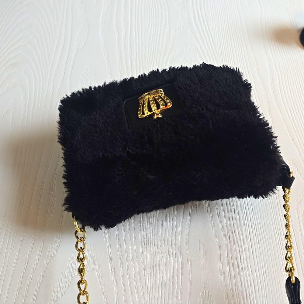 Juicy Couture Black Logo Shoulder Bag Zip, Gold Chain Strap, Inner Pockets